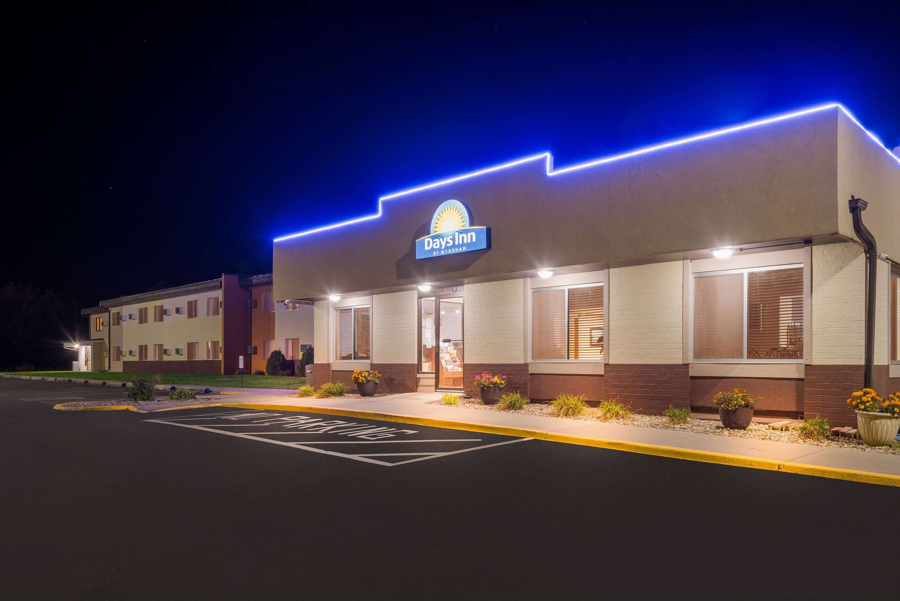 Exterior | Days Inn by Wyndham Newton