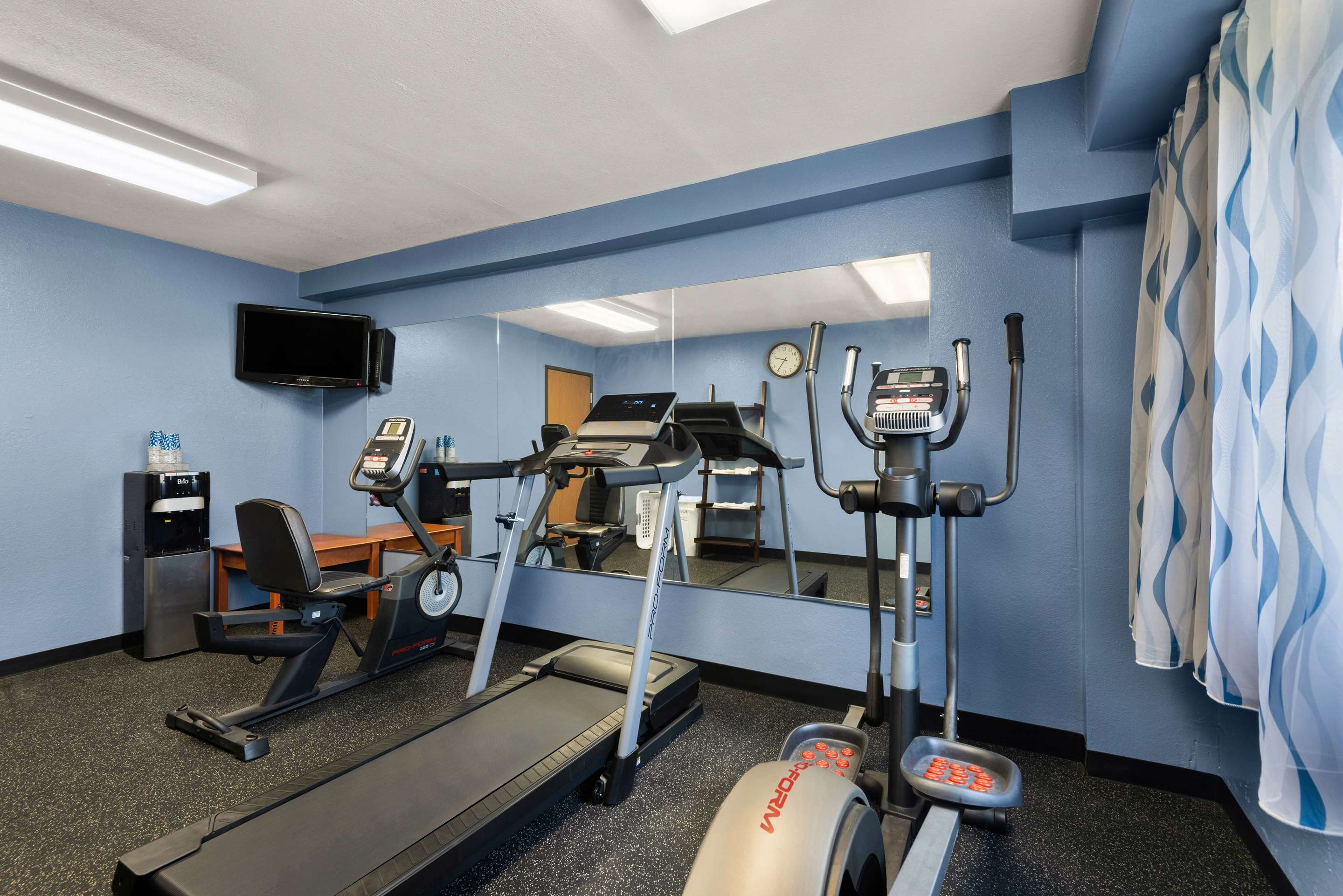 Health club fitness center gym | Days Inn by Wyndham Newton
