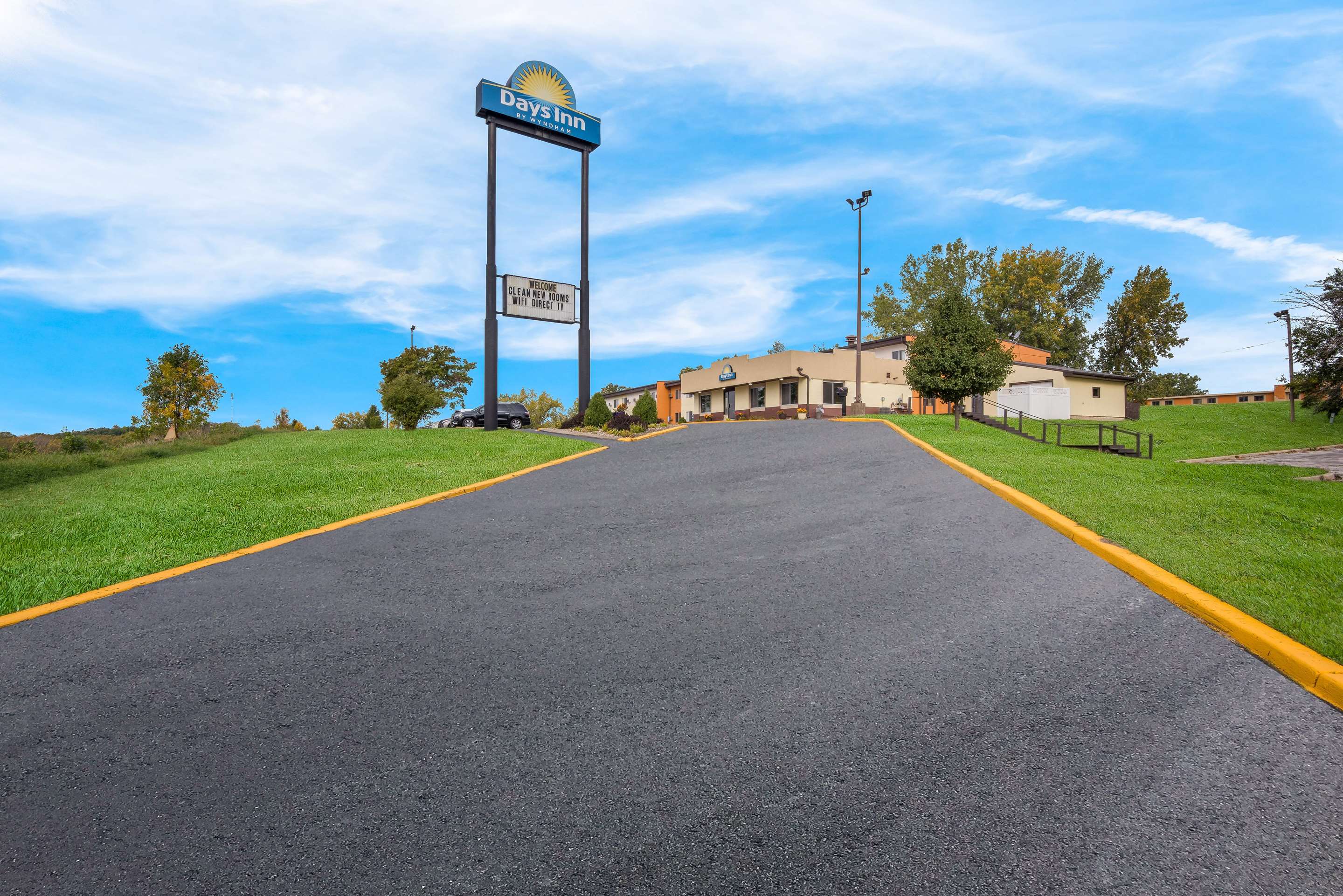 Exterior | Days Inn by Wyndham Newton