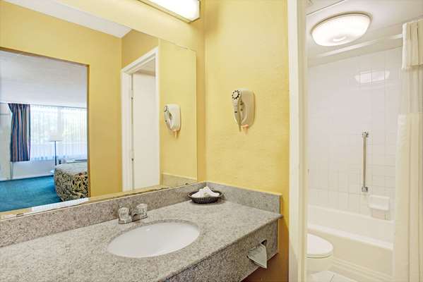  - Days Inn US 1 Alexandria