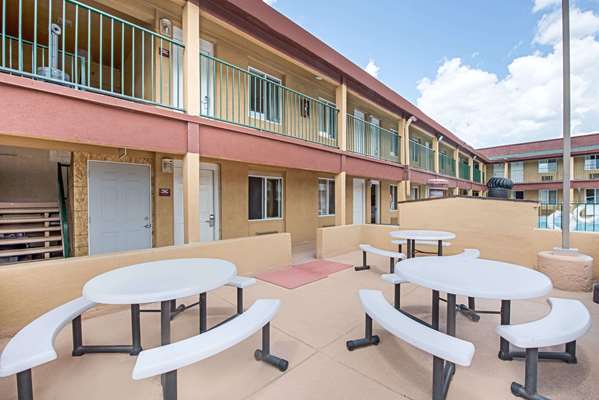  - Ramada Limited Hotel Flagstaff - I-40, Exit 198