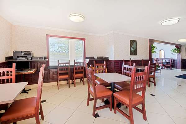  - Ramada Limited Hotel Flagstaff - I-40, Exit 198