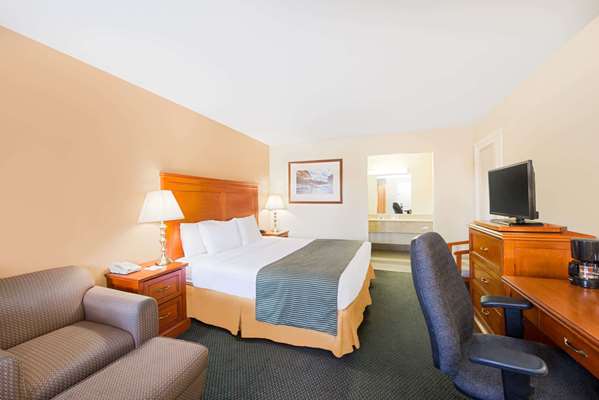  - Ramada Limited Hotel Flagstaff - I-40, Exit 198
