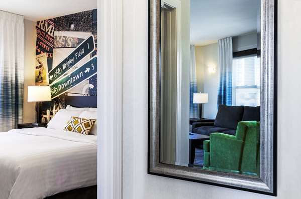  - Hotel Versey Days Inn Lincoln Park Chicago