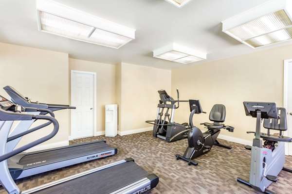 Fitness/ Exercise Room - Days Inn Mesa