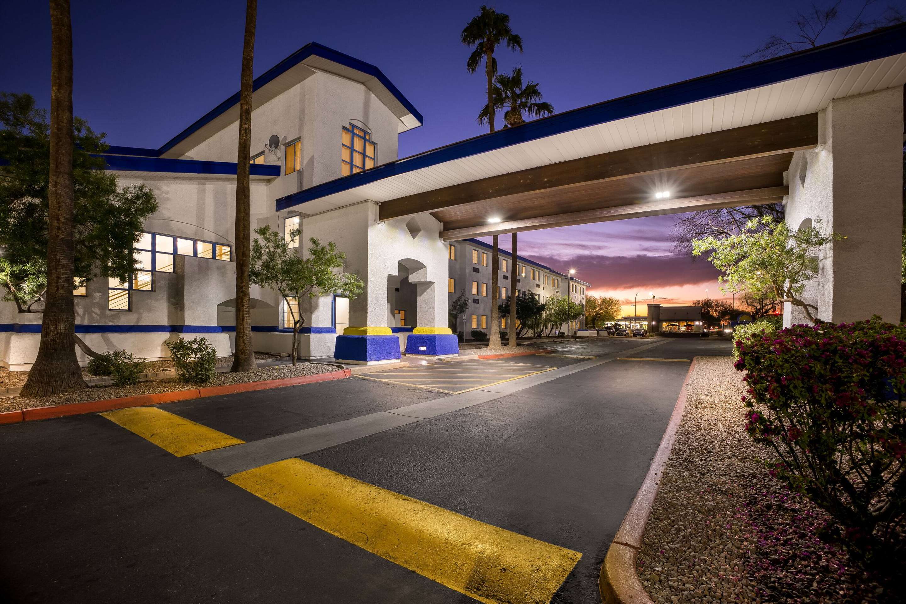 Exterior | Days Hotel by Wyndham Mesa Near Phoenix