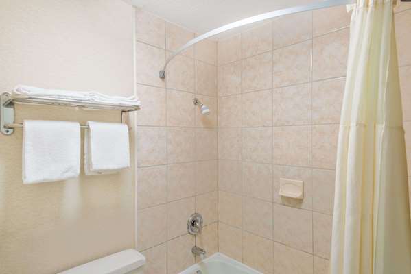  - Days Inn Airport Roanoke - I-81, Exit 146