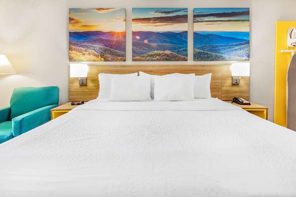  - Days Inn Airport Roanoke - I-81, Exit 146