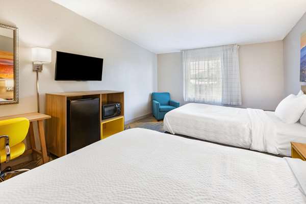  - Days Inn Airport Roanoke - I-81, Exit 146