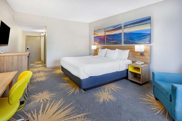  - Days Inn Airport Roanoke - I-81, Exit 146