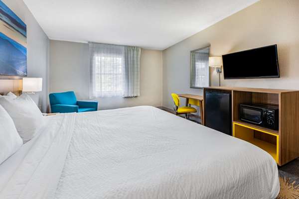  - Days Inn Airport Roanoke - I-81, Exit 146
