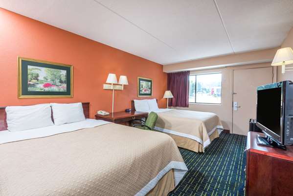  - Days Inn Harmarville - I-76, Exit 48