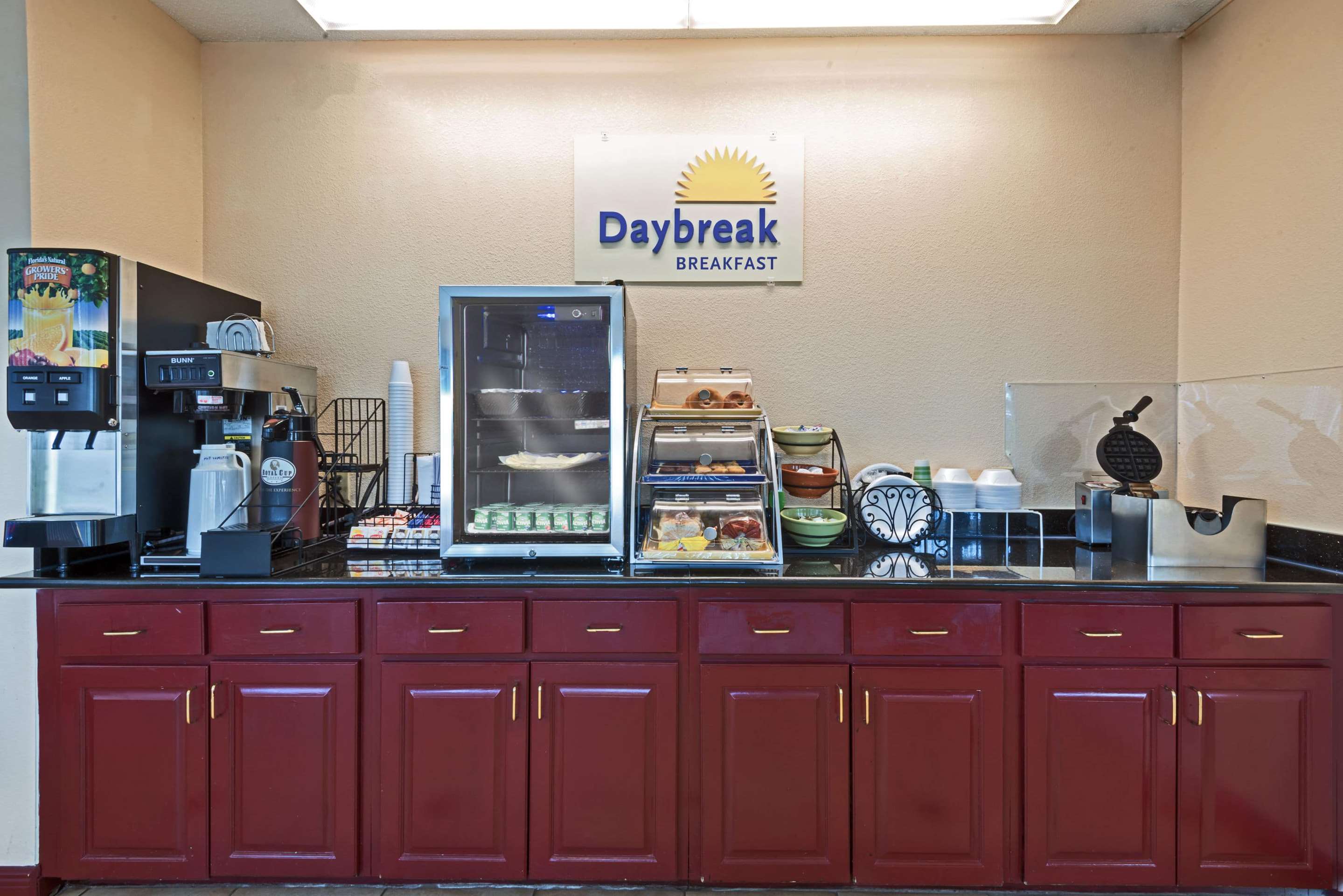 Breakfast Area | Days Inn by Wyndham Coliseum Montgomery AL