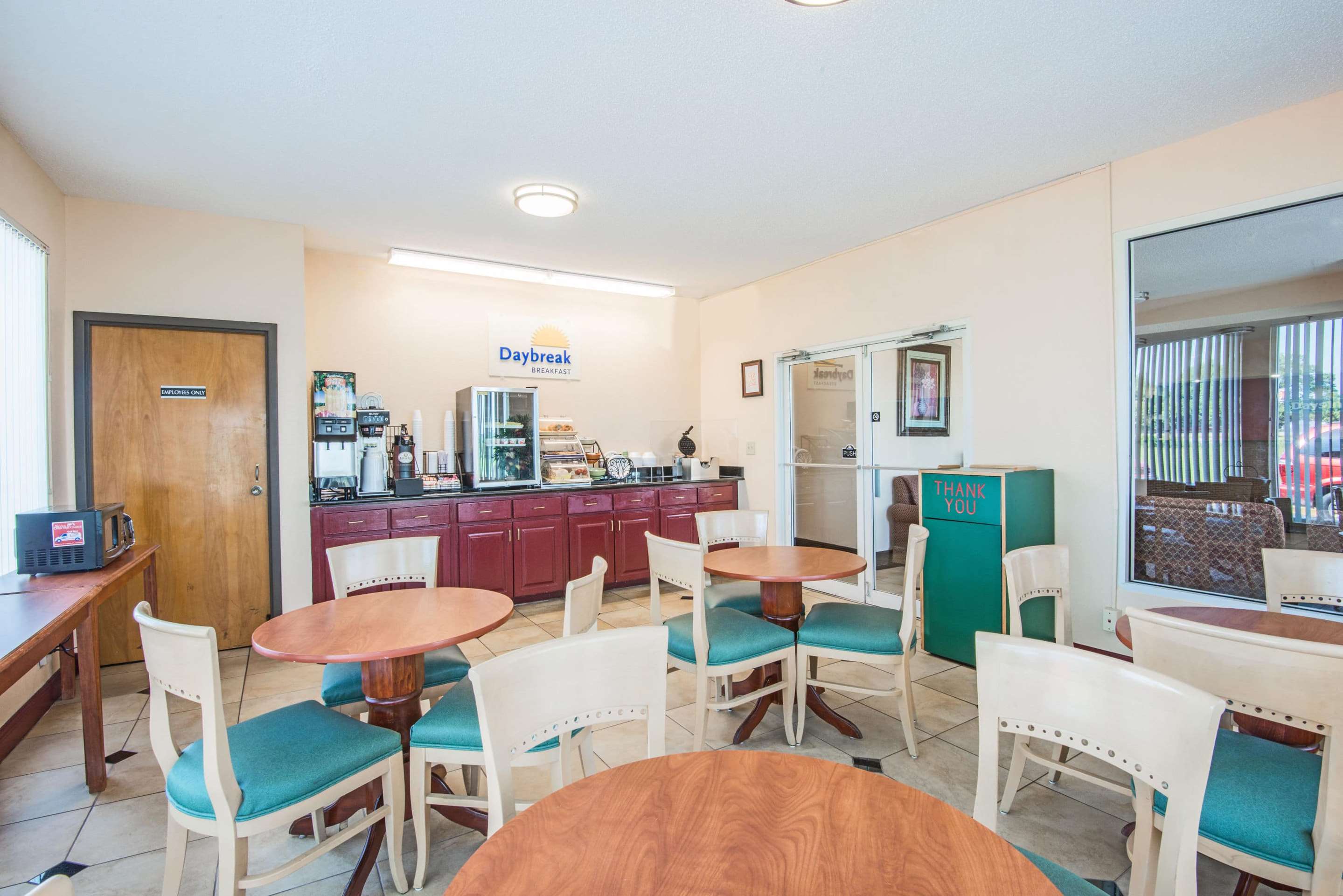 Breakfast Area | Days Inn by Wyndham Coliseum Montgomery AL
