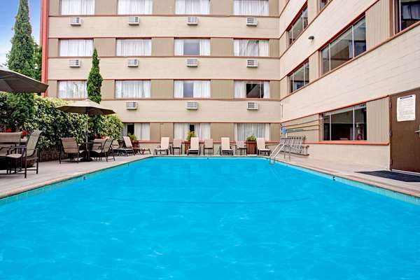 Pool - Travelodge Space Needle Seattle