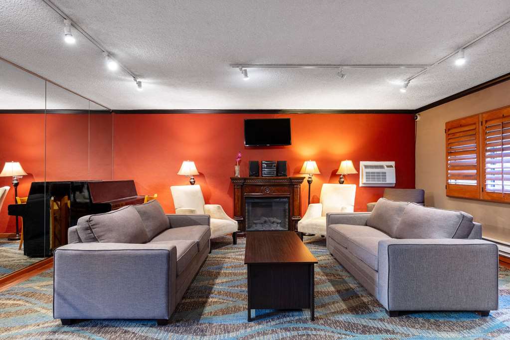 TRAVELODGE BY WYNDHAM SEATTLE BY TH-guestroom-Guest Room,Suite,On-Site.jpg