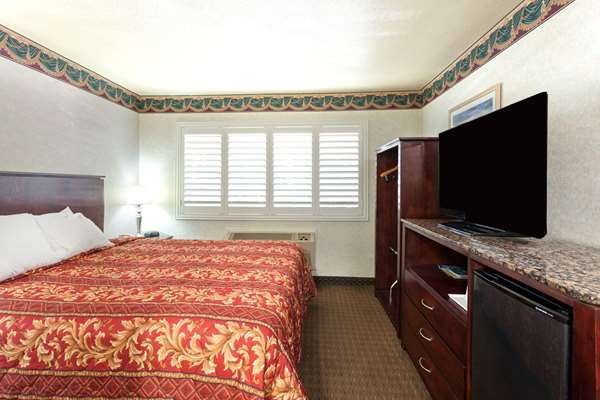  - Travelodge Downtown Long Beach