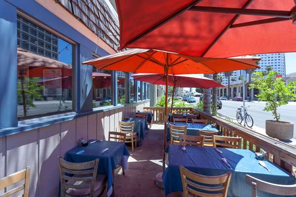 Restaurant - Travelodge Downtown Long Beach