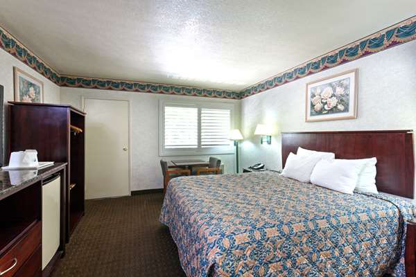  - Travelodge Downtown Long Beach