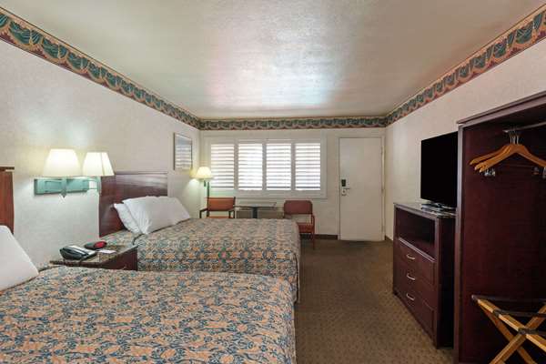  - Travelodge Downtown Long Beach