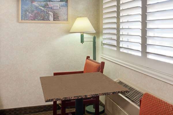  - Travelodge Downtown Long Beach