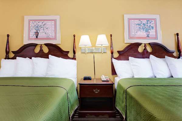  - Travelodge Chambersburg