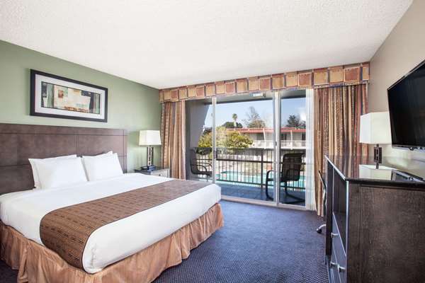  - Travelodge Fairgrounds Monterey