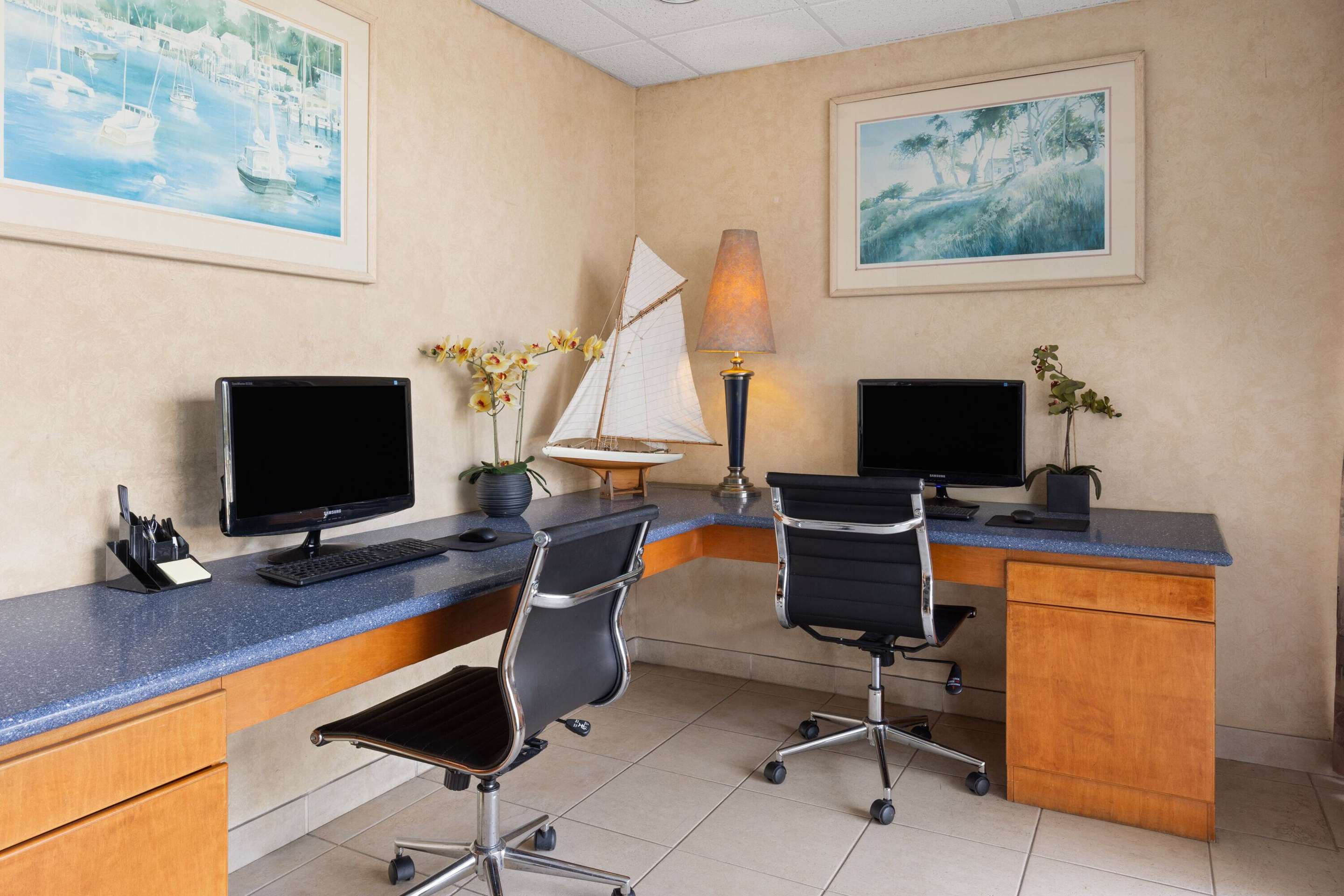 Business Center | Travelodge by Wyndham Monterey Bay