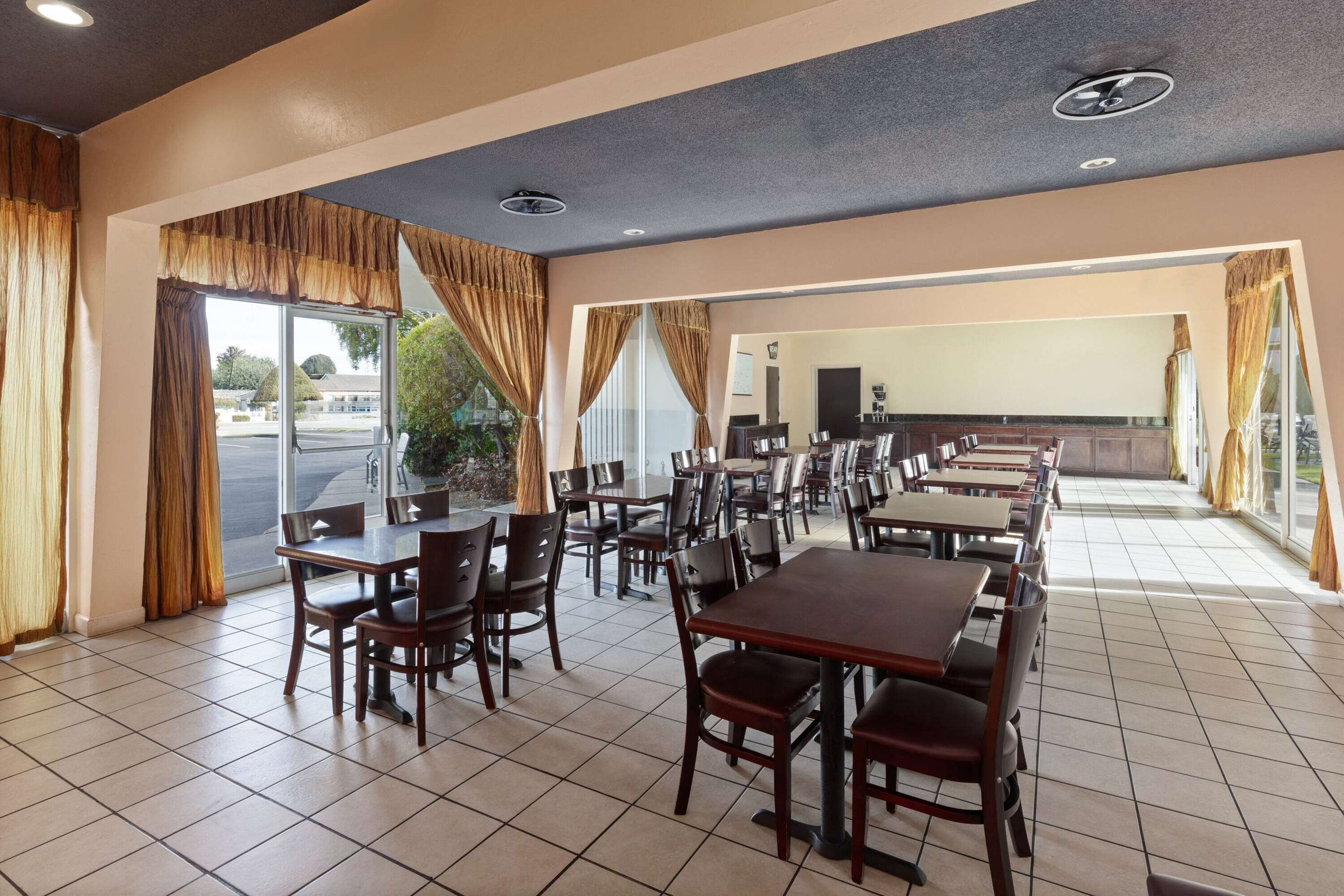 Meeting Room | Travelodge by Wyndham Monterey Bay