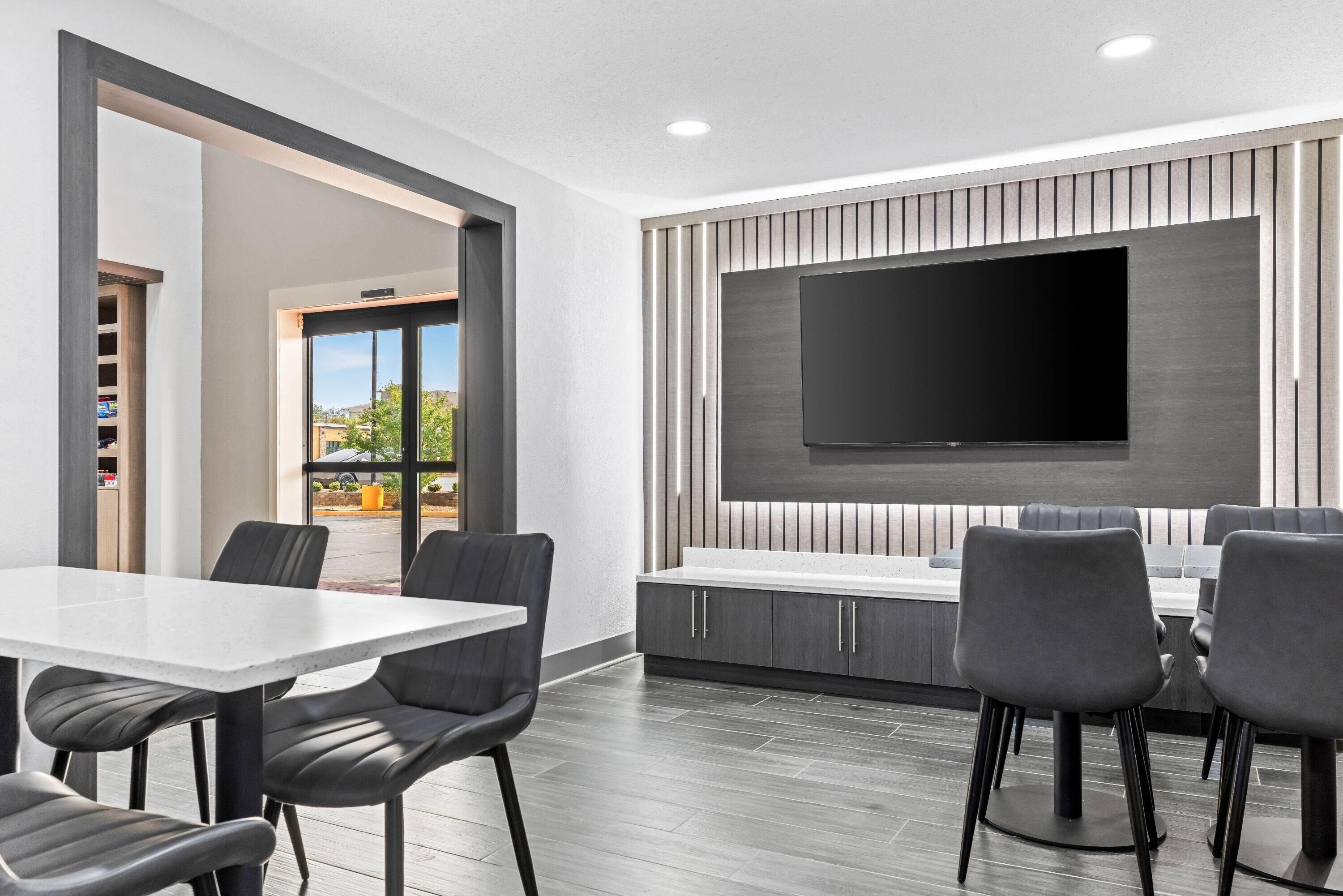 Breakfast Area | Super 8 by Wyndham Athens