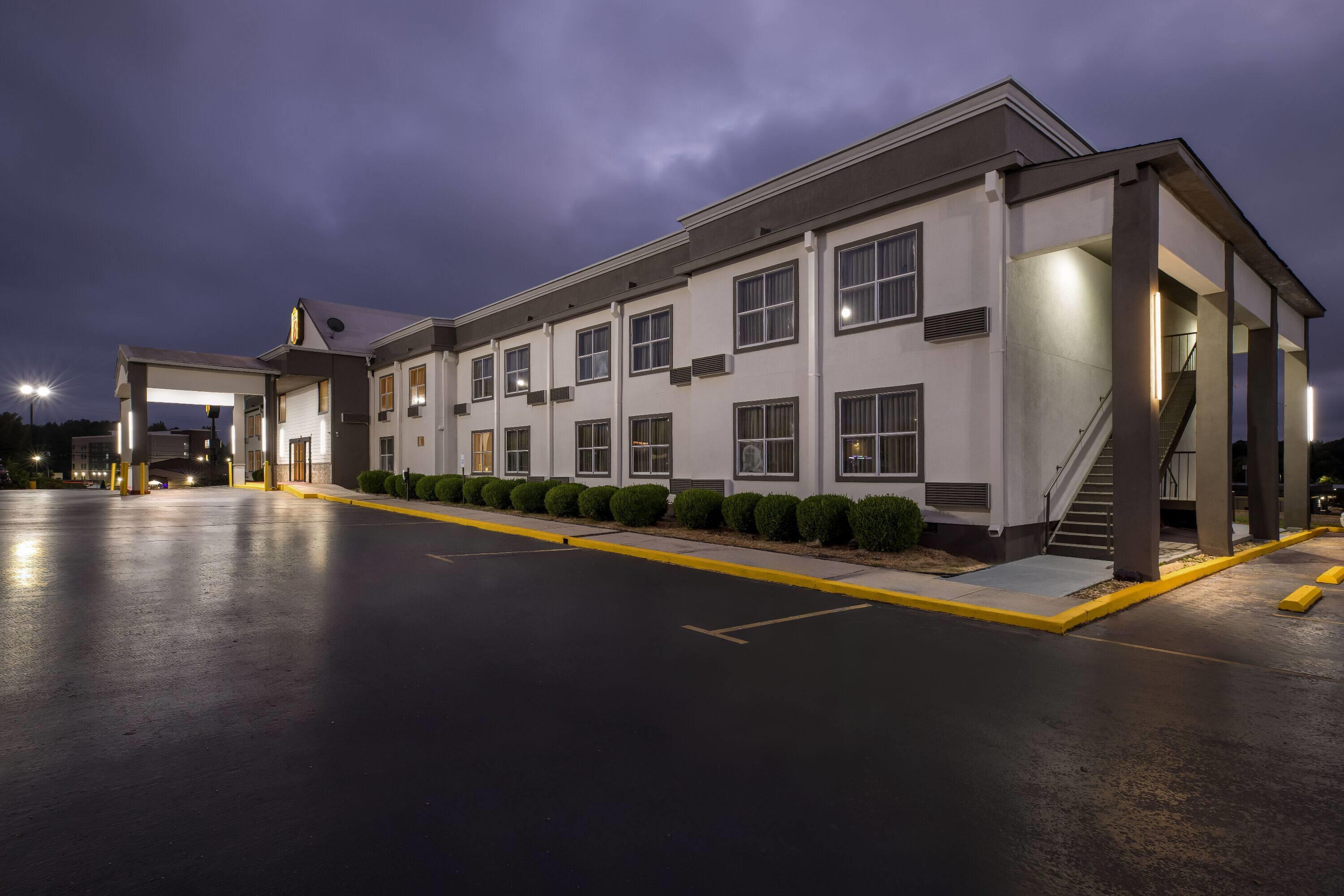Exterior | Super 8 by Wyndham Athens