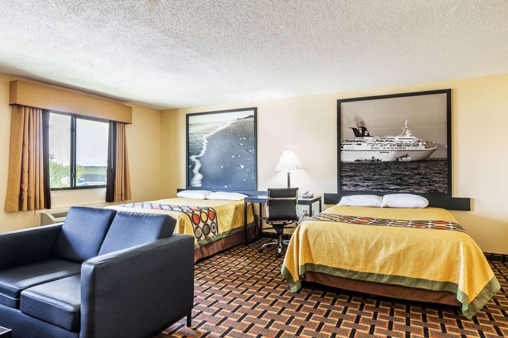 SUPER 8 BY WYNDHAM LEAGUE CITY-guestroom-Guest Room,Suite,On-Site.jpg