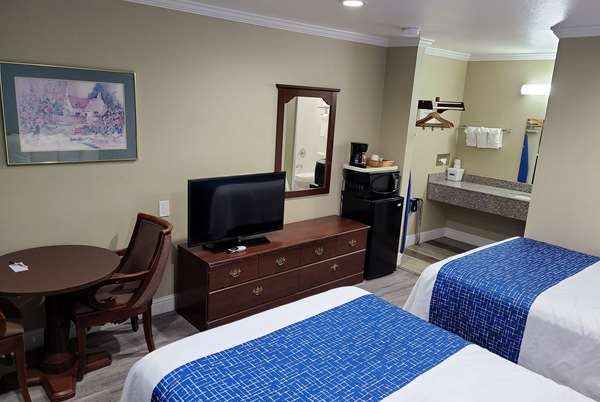  - Travelodge Clearlake