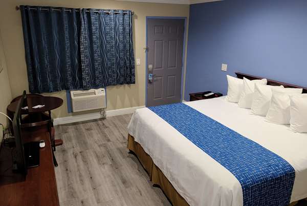  - Travelodge Clearlake