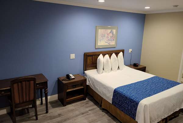  - Travelodge Clearlake