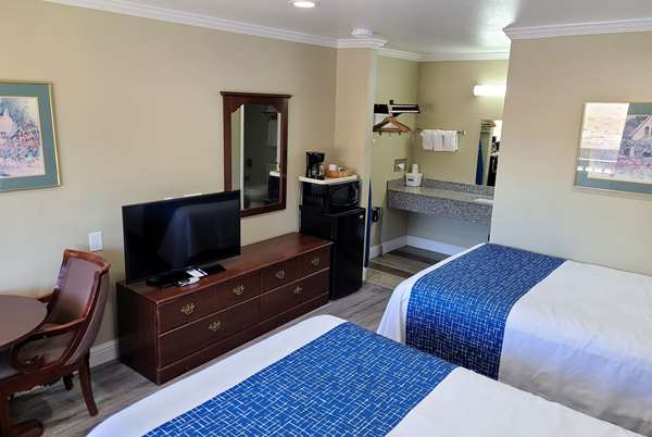  - Travelodge Clearlake