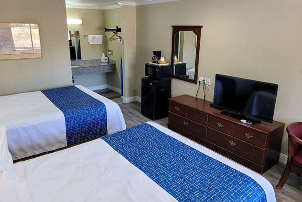  - Travelodge Clearlake
