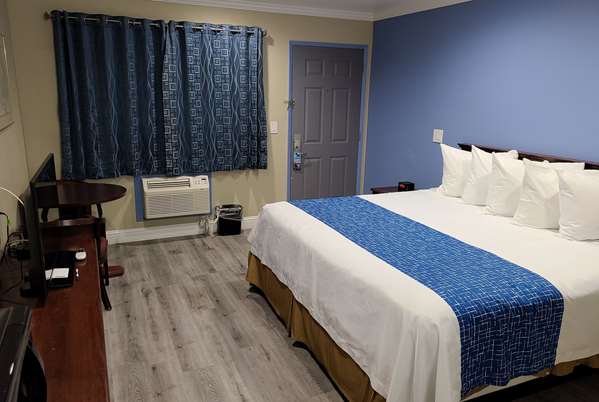  - Travelodge Clearlake