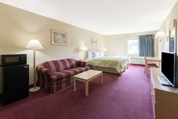 Suite - Days Inn Mt Vernon - I-57 & I-64, Exit 95