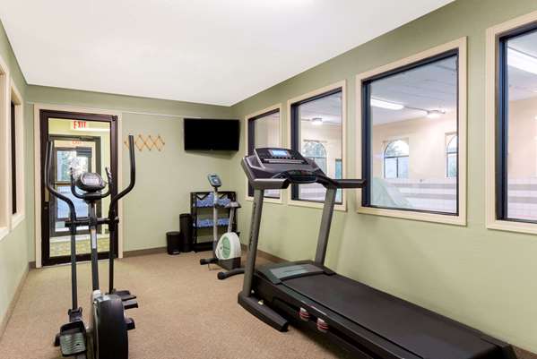 Fitness/ Exercise Room - Days Inn Mt Vernon - I-57 & I-64, Exit 95
