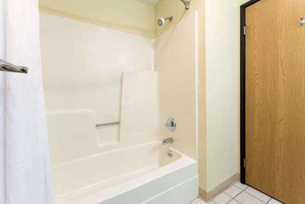  - Days Inn Mt Vernon - I-57 & I-64, Exit 95