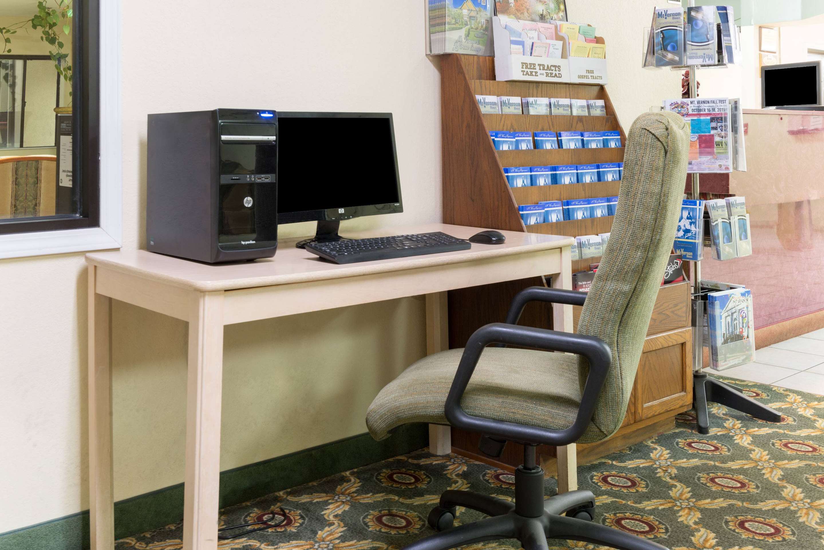Business Center | Days Inn by Wyndham Mount Vernon