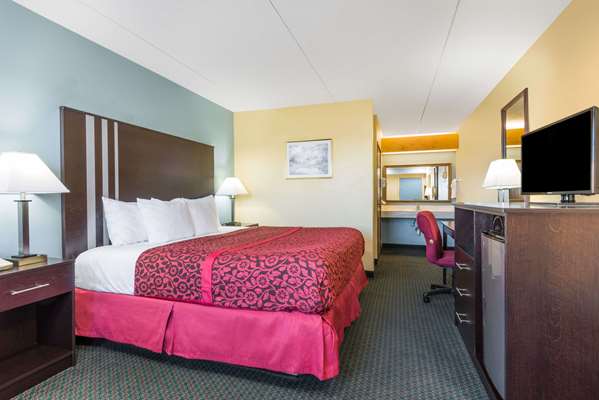  - Days Inn Huber Heights - I-70, Exit 36