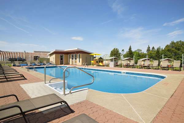 Pool - Days Inn Riviere du Loup