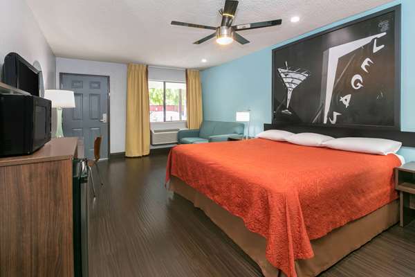  - Super 8 Motel University Austin - I-35, Exit 238A