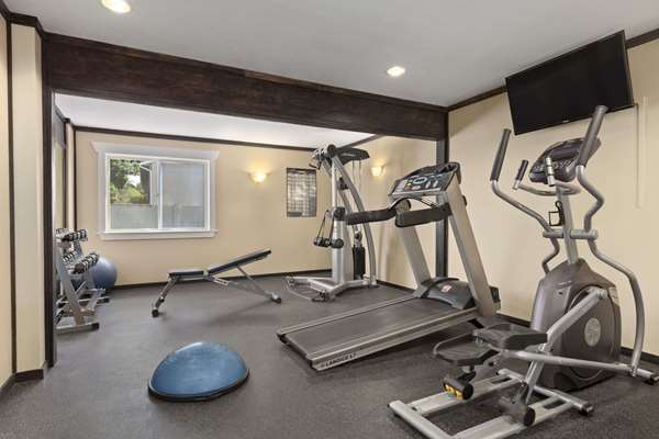 Fitness/ Exercise Room - Days Inn East Kelowna