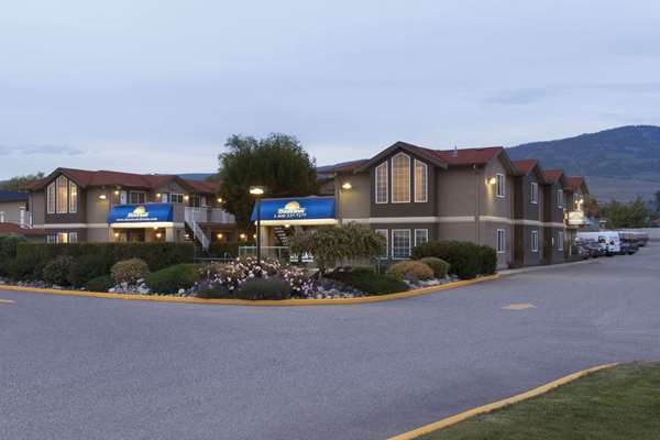 Exterior view - Days Inn East Kelowna