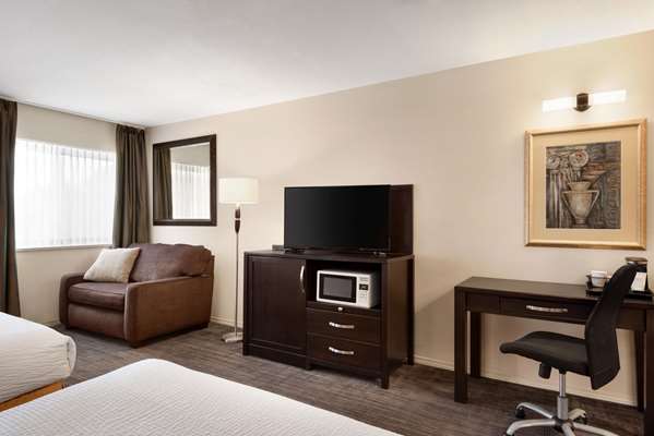  - Days Inn East Kelowna