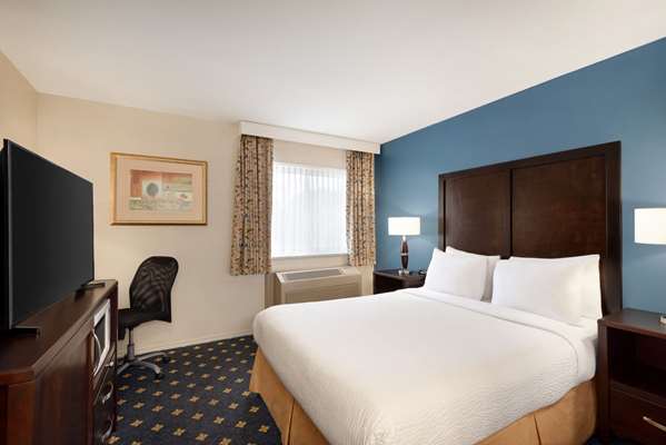  - Days Inn East Kelowna