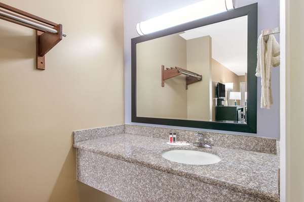  - Super 8 Motel Ocean Springs - I-10, Exit 50